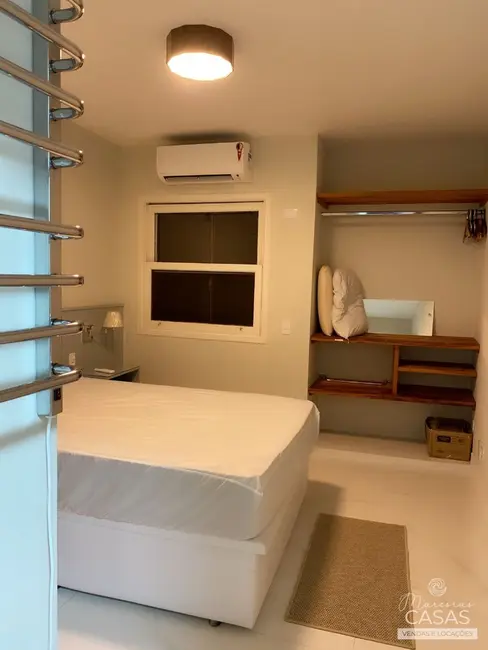 Foto 3 de Casa de Condomínio com 3 quartos à venda, 120m2 em Sao Sebastiao - SP
