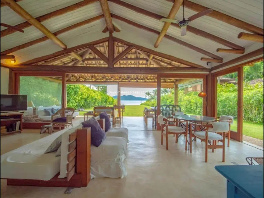 Foto 1 de Casa de Condomínio com 3 quartos à venda, 300m2 em Ubatuba - SP