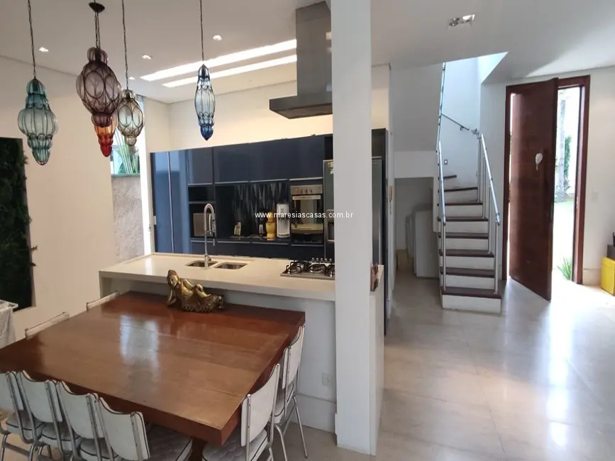 Foto 3 de Casa de Condomínio com 6 quartos à venda, 350m2 em Sao Sebastiao - SP