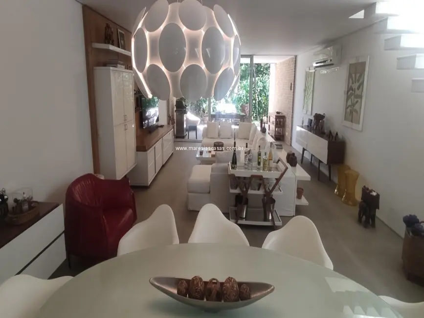 Foto 1 de Casa de Condomínio com 4 quartos à venda, 200m2 em Sao Sebastiao - SP