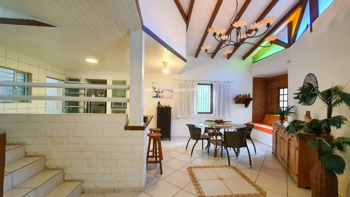 Foto 2 de Casa com 3 quartos à venda, 150m2 em Sao Sebastiao - SP