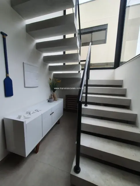 Foto 9 de Casa de Condomínio com 3 quartos à venda, 120m2 em Sao Sebastiao - SP