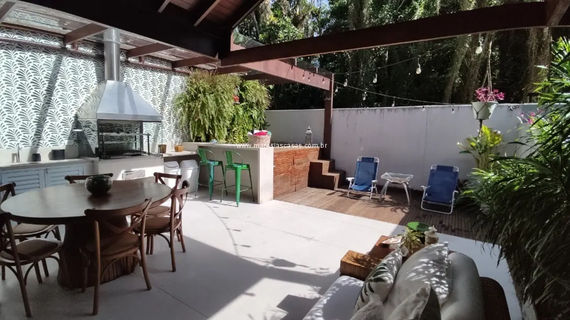 Foto 2 de Casa de Condomínio com 3 quartos à venda, 230m2 em Sao Sebastiao - SP