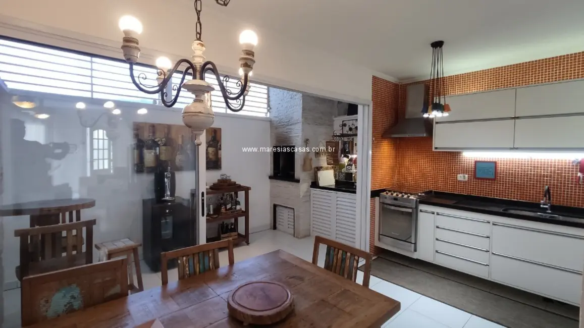 Foto 3 de Casa de Condomínio com 3 quartos à venda, 126m2 em Sao Sebastiao - SP