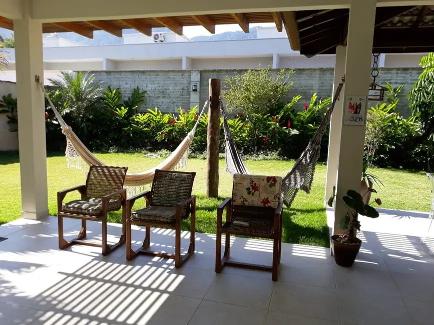 Foto 9 de Casa com 4 quartos para alugar, 200m2 em Sao Sebastiao - SP