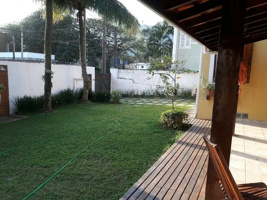 Foto 6 de Casa com 4 quartos para alugar, 350m2 em Sao Sebastiao - SP