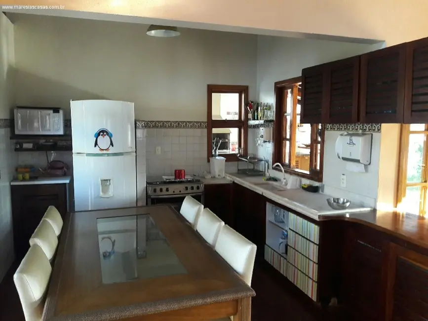 Foto 9 de Casa com 4 quartos para alugar, 350m2 em Sao Sebastiao - SP