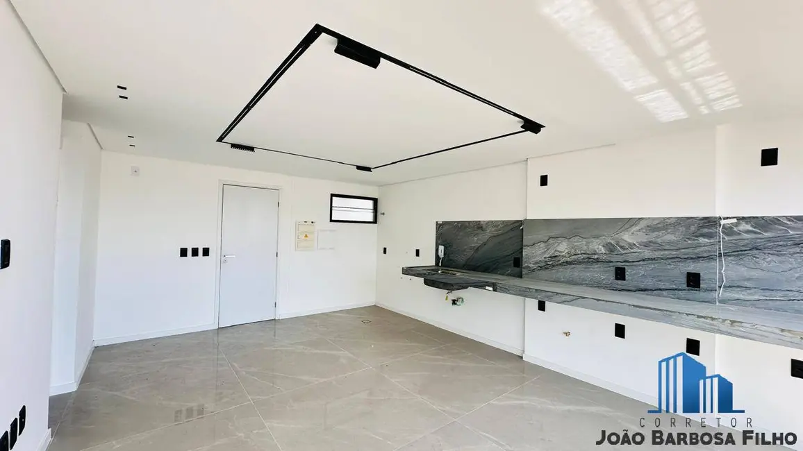 Foto 2 de Apartamento à venda em Meireles, Fortaleza - CE
