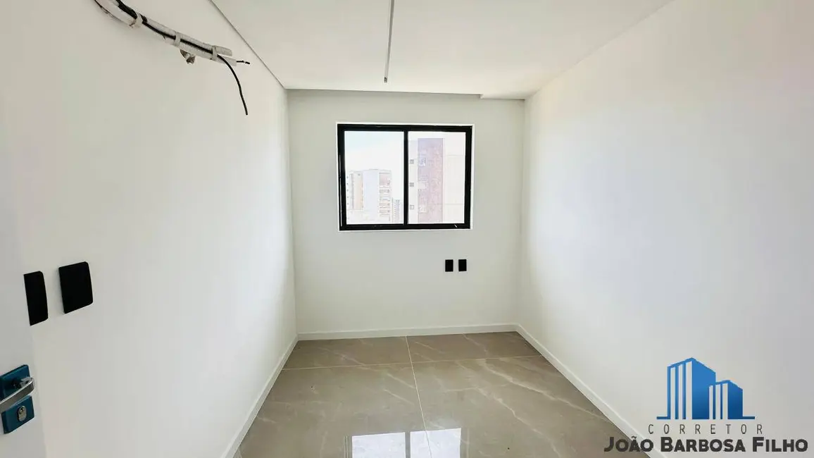 Foto 7 de Apartamento à venda em Meireles, Fortaleza - CE