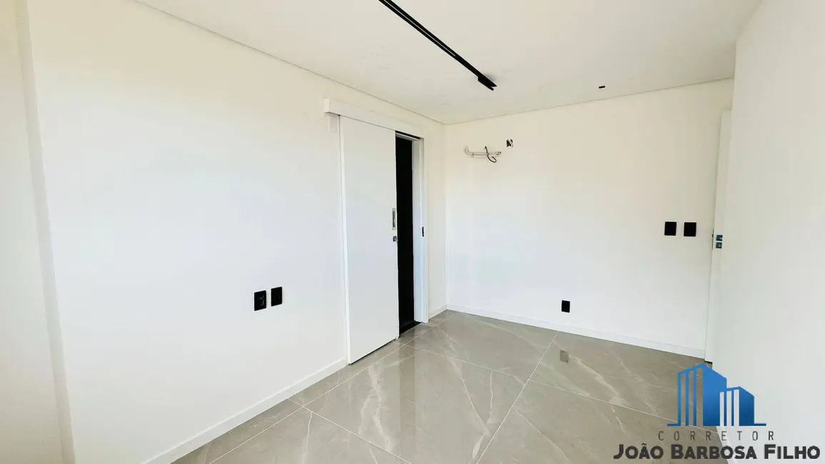 Foto 9 de Apartamento à venda em Meireles, Fortaleza - CE
