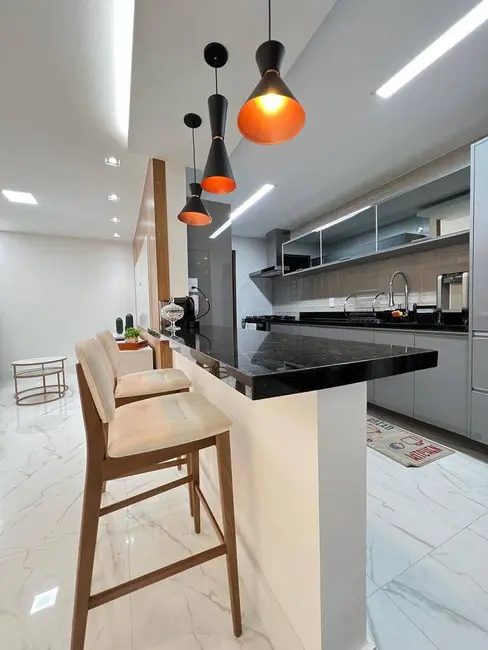 Apartamento com 3 quartos à venda em Juiz De Fora - MG - imagem 5 Foto 5 de Apartamento com 3 quartos à venda em Juiz De Fora - MG