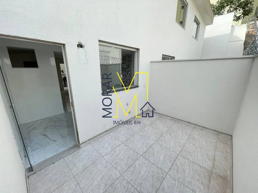 Foto 2 de Casa com 2 quartos à venda, 60m2 em Santa Mônica, Belo Horizonte - MG