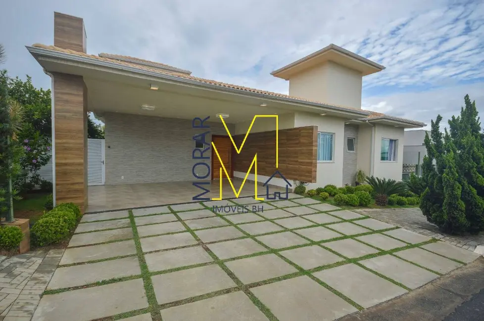 Foto 1 de Casa com 4 quartos à venda, 375m2 em Vespasiano - MG