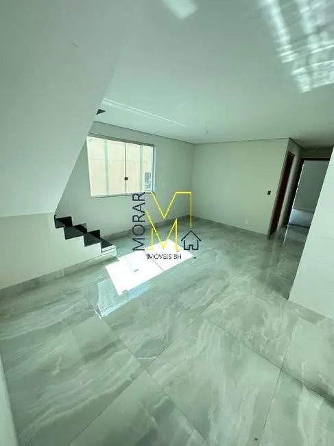 Cobertura com 5 quartos à venda, 190m2 em Heliópolis, Belo Horizonte - MG - imagem 7 Foto 7 de Cobertura com 5 quartos à venda, 190m2 em Heliópolis, Belo Horizonte - MG