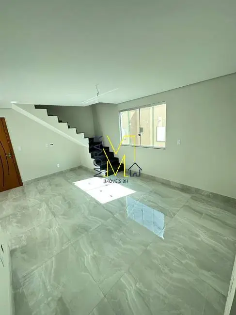 Cobertura com 5 quartos à venda, 190m2 em Heliópolis, Belo Horizonte - MG - imagem 8 Foto 8 de Cobertura com 5 quartos à venda, 190m2 em Heliópolis, Belo Horizonte - MG