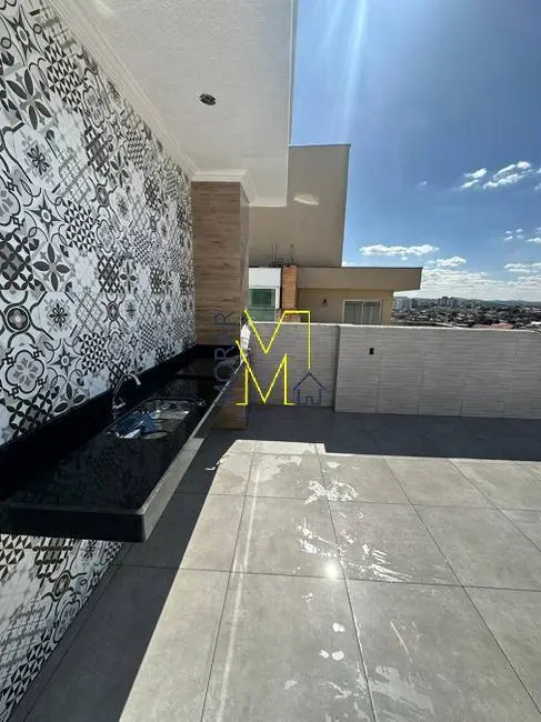 Cobertura com 5 quartos à venda, 190m2 em Heliópolis, Belo Horizonte - MG - imagem 5 Foto 5 de Cobertura com 5 quartos à venda, 190m2 em Heliópolis, Belo Horizonte - MG