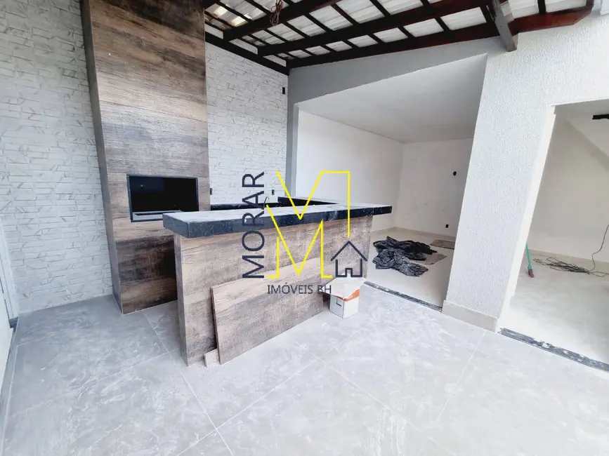 Foto 1 de Casa com 2 quartos à venda, 180m2 em Rio Branco, Belo Horizonte - MG