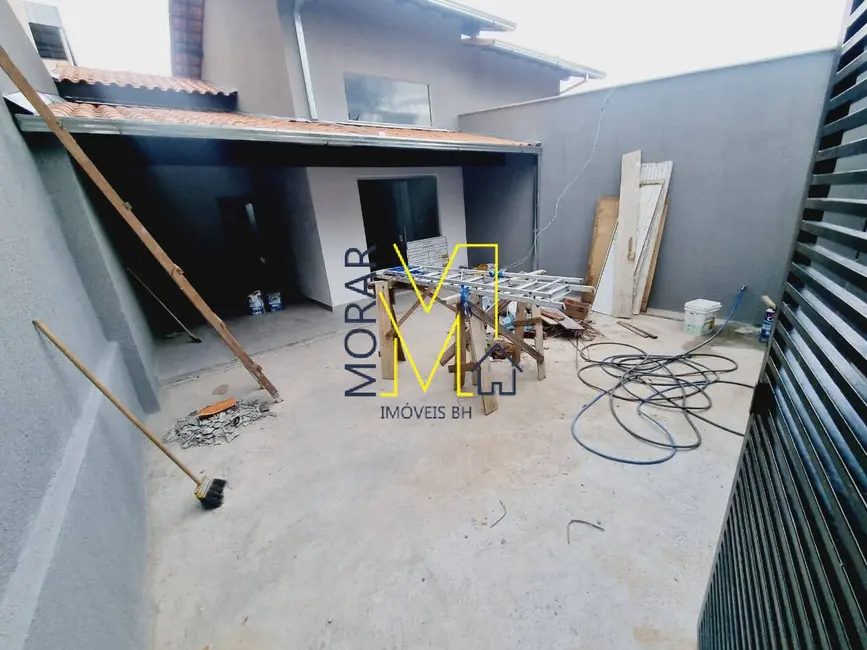 Casa com 3 quartos à venda, 180m2 em Jardim Leblon, Belo Horizonte - MG - imagem 2 Foto 2 de Casa com 3 quartos à venda, 180m2 em Jardim Leblon, Belo Horizonte - MG