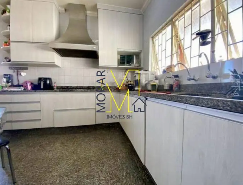 Foto 3 de Casa com 4 quartos à venda, 360m2 em Jardim Leblon, Belo Horizonte - MG