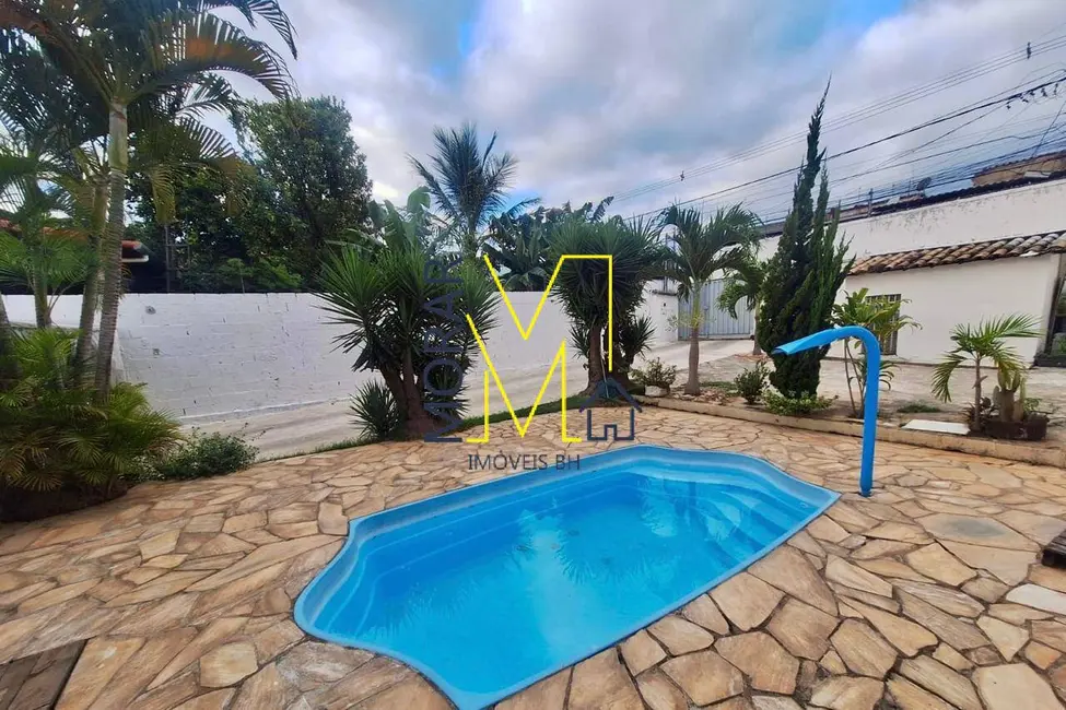 Foto 1 de Casa com 2 quartos à venda, 130m2 em Belo Horizonte - MG