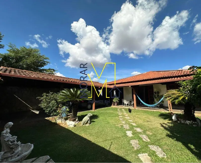 Foto 1 de Casa com 3 quartos à venda, 400m2 em Santa Mônica, Belo Horizonte - MG
