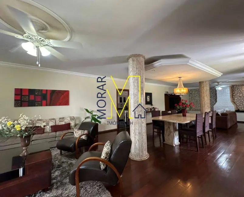 Casa com 3 quartos à venda, 400m2 em Santa Mônica, Belo Horizonte - MG - imagem 9 Foto 9 de Casa com 3 quartos à venda, 400m2 em Santa Mônica, Belo Horizonte - MG