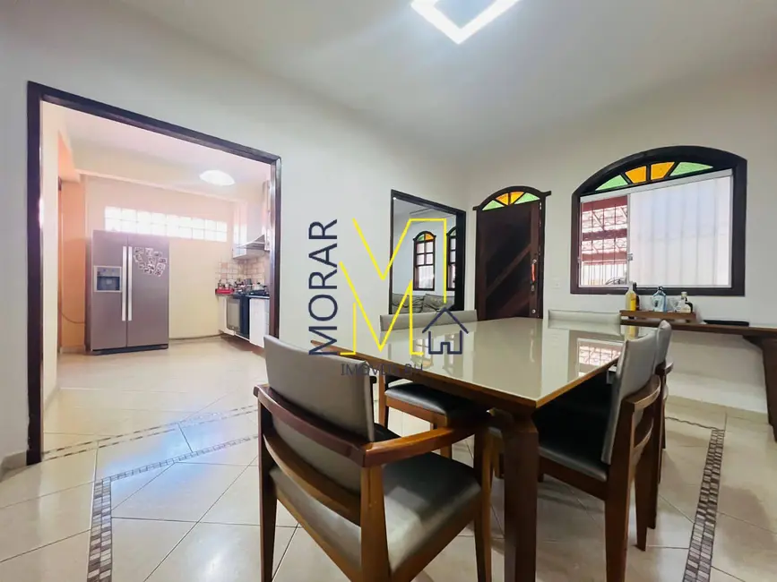 Casa com 4 quartos à venda, 260m2 em Santa Amélia, Belo Horizonte - MG - imagem 3 Foto 3 de Casa com 4 quartos à venda, 260m2 em Santa Amélia, Belo Horizonte - MG