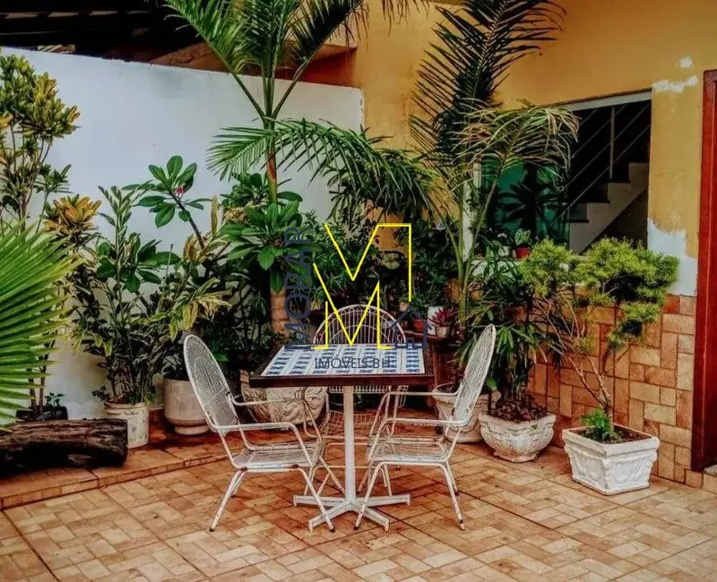 Foto 1 de Casa com 2 quartos à venda, 130m2 em Santa Amélia, Belo Horizonte - MG