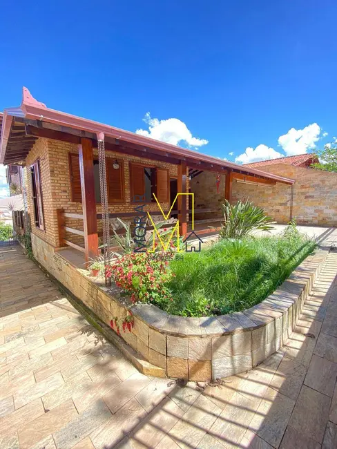 Casa com 3 quartos à venda, 282m2 em Santa Amélia, Belo Horizonte - MG - imagem 6 Foto 6 de Casa com 3 quartos à venda, 282m2 em Santa Amélia, Belo Horizonte - MG