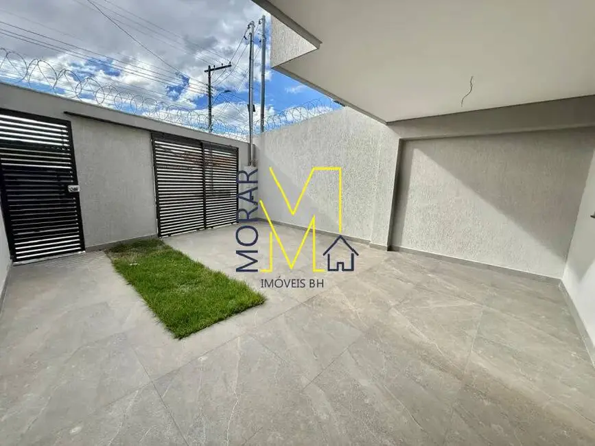 Casa com 3 quartos à venda, 130m2 em Candelária, Belo Horizonte - MG - imagem 2 Foto 2 de Casa com 3 quartos à venda, 130m2 em Candelária, Belo Horizonte - MG