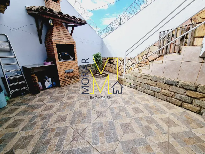Foto 2 de Casa com 2 quartos à venda, 119m2 em Santa Mônica, Belo Horizonte - MG