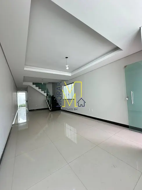 Foto 2 de Casa com 3 quartos à venda, 117m2 em Planalto, Belo Horizonte - MG