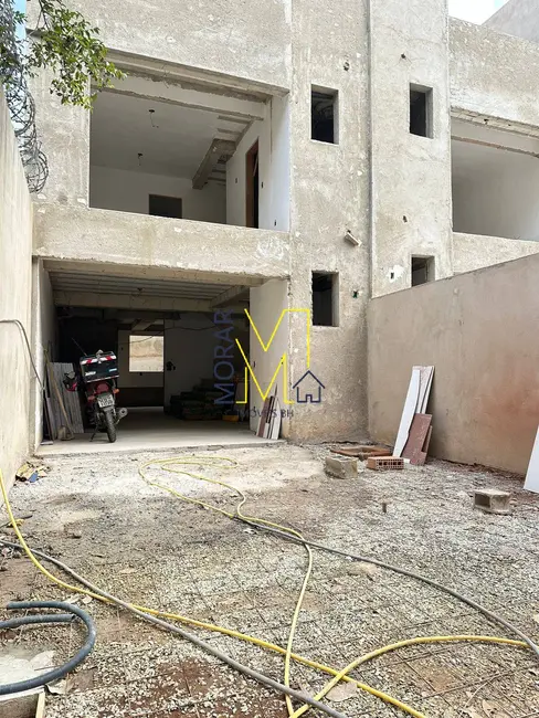 Foto 2 de Casa com 3 quartos à venda, 121m2 em Santa Mônica, Belo Horizonte - MG