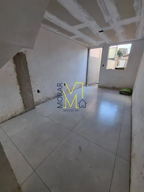 Foto 1 de Casa com 2 quartos à venda, 60m2 em Jardim Leblon, Belo Horizonte - MG