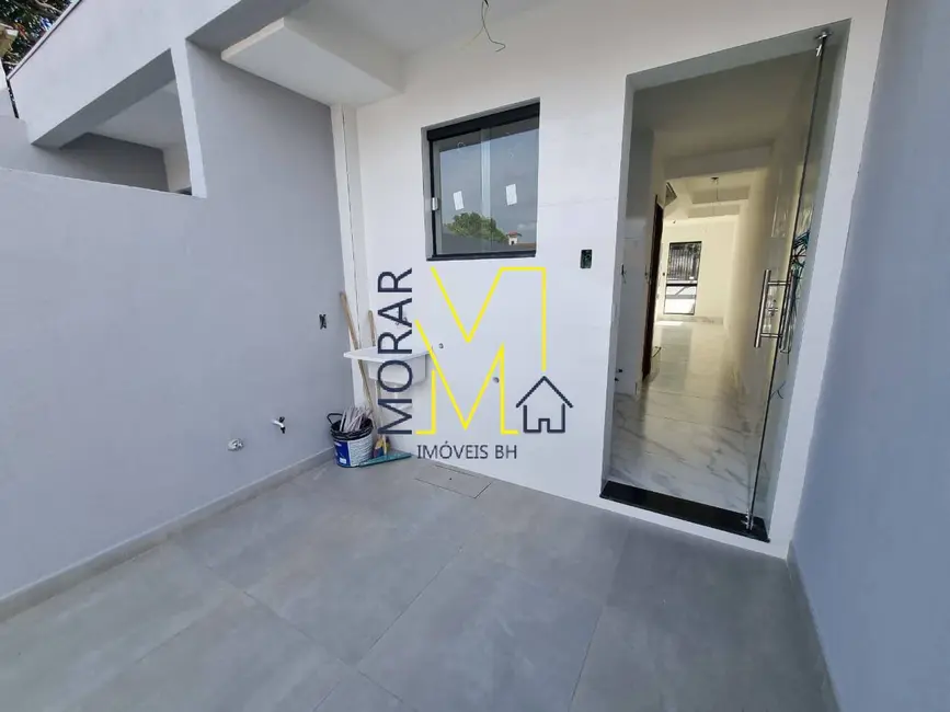 Foto 2 de Casa com 2 quartos à venda, 120m2 em Jardim Leblon, Belo Horizonte - MG