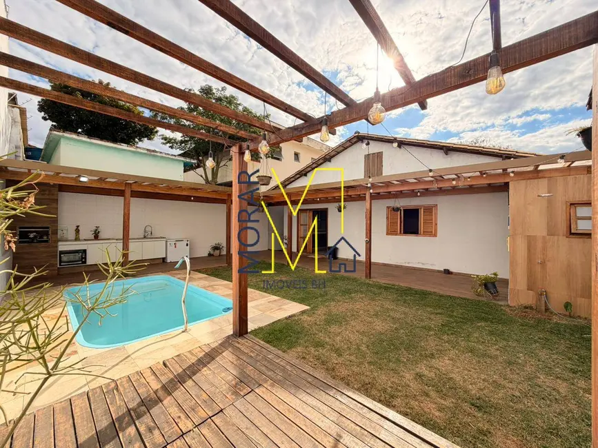 Foto 2 de Casa com 4 quartos à venda, 260m2 em Planalto, Belo Horizonte - MG