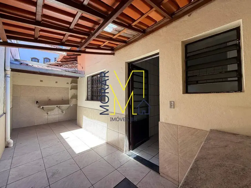 Casa com 2 quartos à venda, 100m2 em Santa Amélia, Belo Horizonte - MG - imagem 2 Foto 2 de Casa com 2 quartos à venda, 100m2 em Santa Amélia, Belo Horizonte - MG