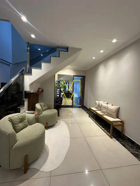 Casa com 3 quartos à venda, 150m2 em Santa Mônica, Belo Horizonte - MG - imagem 2 Foto 2 de Casa com 3 quartos à venda, 150m2 em Santa Mônica, Belo Horizonte - MG