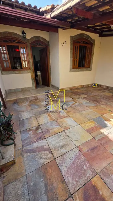 Casa com 2 quartos à venda, 120m2 em Santa Amélia, Belo Horizonte - MG - imagem 2 Foto 2 de Casa com 2 quartos à venda, 120m2 em Santa Amélia, Belo Horizonte - MG