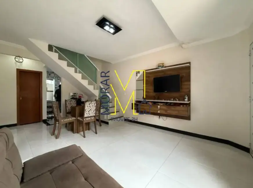 Foto 2 de Casa com 2 quartos à venda, 73m2 em Vila Cloris, Belo Horizonte - MG
