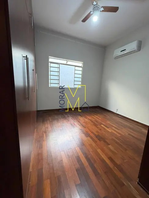 Casa com 3 quartos à venda, 204m2 em Santa Amélia, Belo Horizonte - MG - imagem 6 Foto 6 de Casa com 3 quartos à venda, 204m2 em Santa Amélia, Belo Horizonte - MG