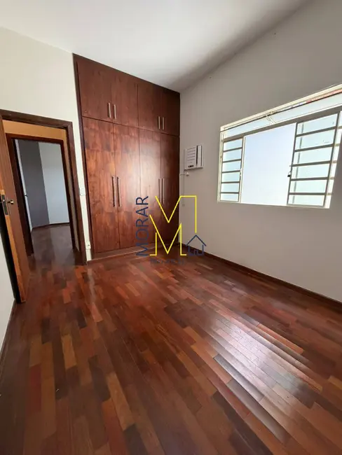 Casa com 3 quartos à venda, 204m2 em Santa Amélia, Belo Horizonte - MG - imagem 5 Foto 5 de Casa com 3 quartos à venda, 204m2 em Santa Amélia, Belo Horizonte - MG