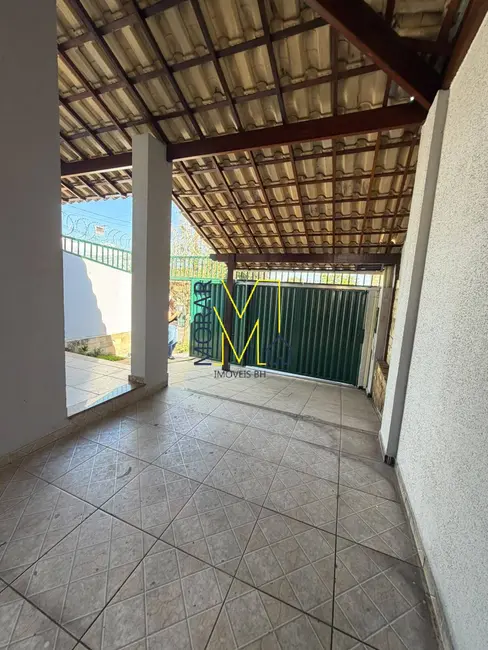 Foto 2 de Casa com 3 quartos à venda, 140m2 em Santa Mônica, Belo Horizonte - MG