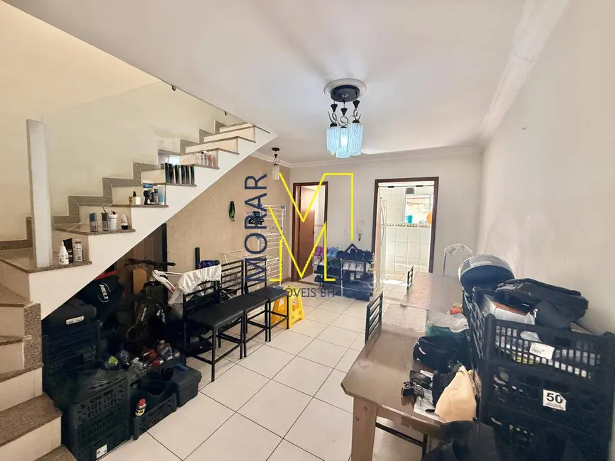 Foto 2 de Casa com 2 quartos à venda, 70m2 em Jardim Leblon, Belo Horizonte - MG