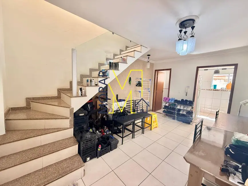 Foto 1 de Casa com 2 quartos à venda, 70m2 em Jardim Leblon, Belo Horizonte - MG