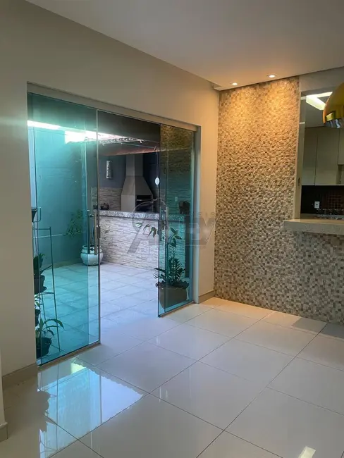 Foto 9 de Sobrado com 3 quartos à venda, 169m2 em Edgar Pereira, Montes Claros - MG