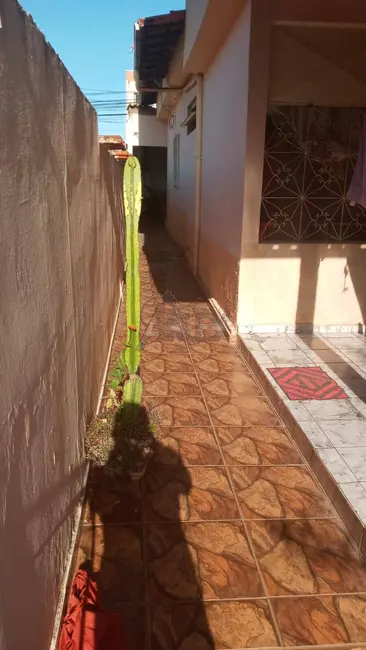 Foto 8 de Casa com 3 quartos à venda, 360m2 em Jardim Palmeiras, Montes Claros - MG