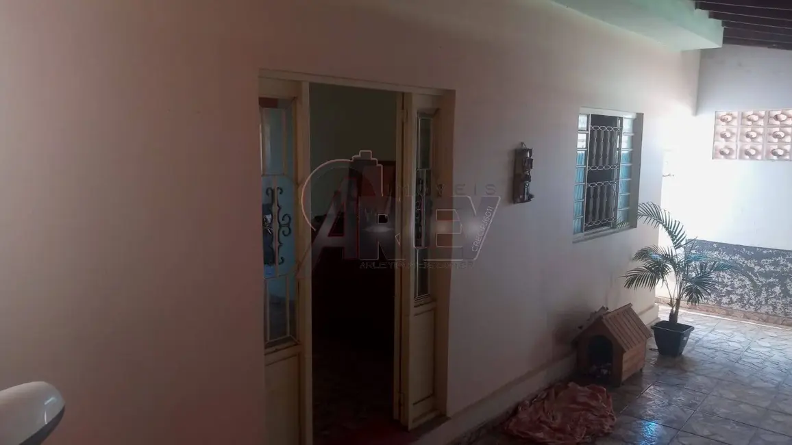 Foto 9 de Casa com 3 quartos à venda, 360m2 em Jardim Palmeiras, Montes Claros - MG