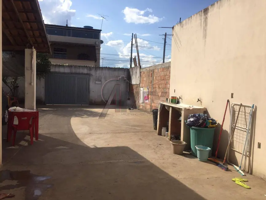 Foto 6 de Casa com 3 quartos à venda, 250m2 em Alto São João, Montes Claros - MG