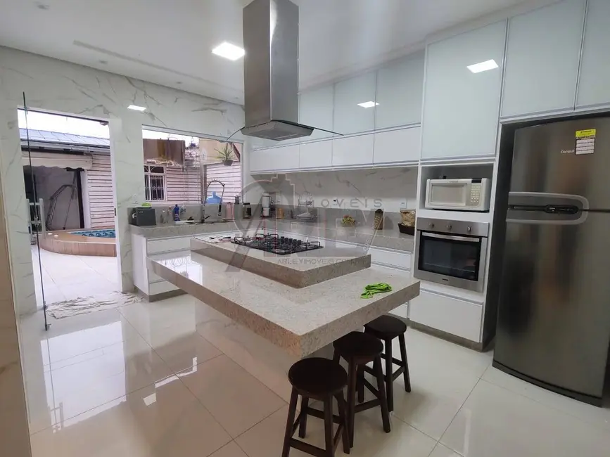 Casa com 3 quartos à venda em Monte Carmelo, Montes Claros - MG - imagem 8 Foto 8 de Casa com 3 quartos à venda em Monte Carmelo, Montes Claros - MG